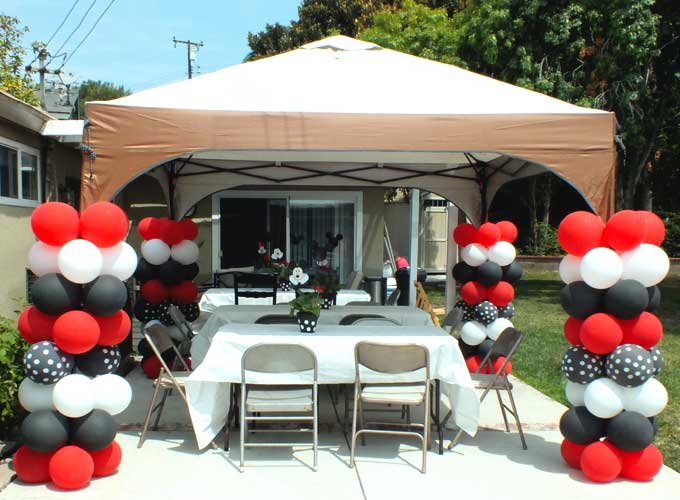 Balloon Columns for a Mickey Mouse Party