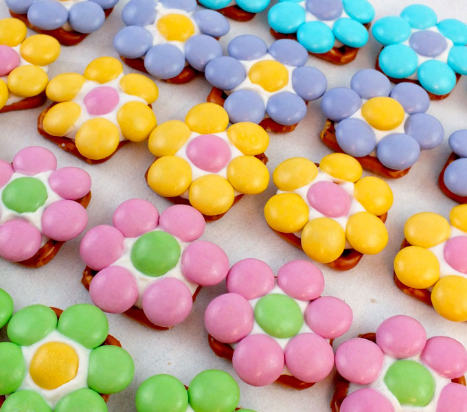 30 Super Cute Easter Foods To Make 11 An awesome list of 30 sweet Easter foods to make. Dessert, appetizer, and inspiration recipes. Some require cooking, others just chopping! Featuring bunnies (bunny), eggs, carrots, peeps, chicks, spring nests, and an assortment of other cute holiday tasty treats.