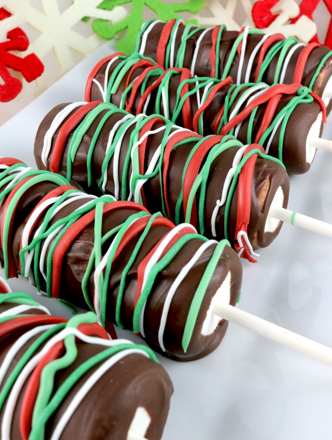 Christmas Marshmallow Pops - Two Sisters