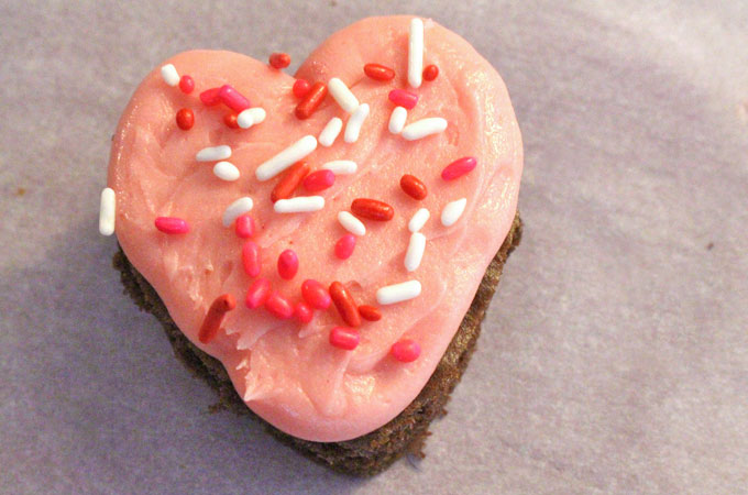VALENTINES CAKE BITES Add Valentines Sprinkles to the Chocolate Hearts Cake Bites
