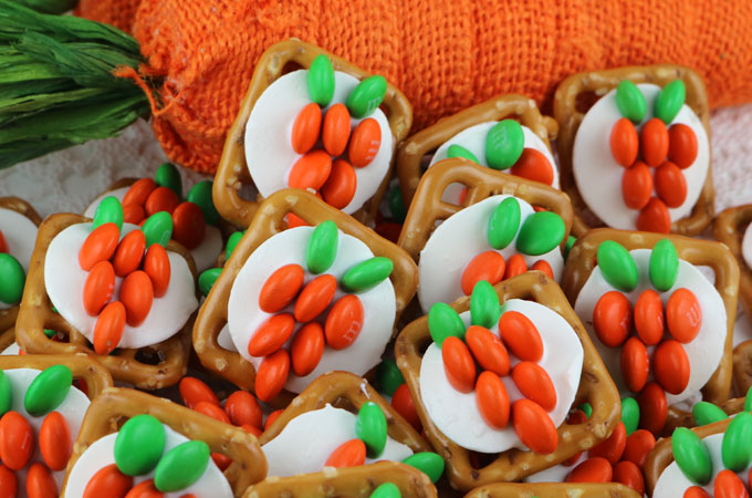 Cute pretzel treats for every occasion. Cute and delicious and perfect for parties!