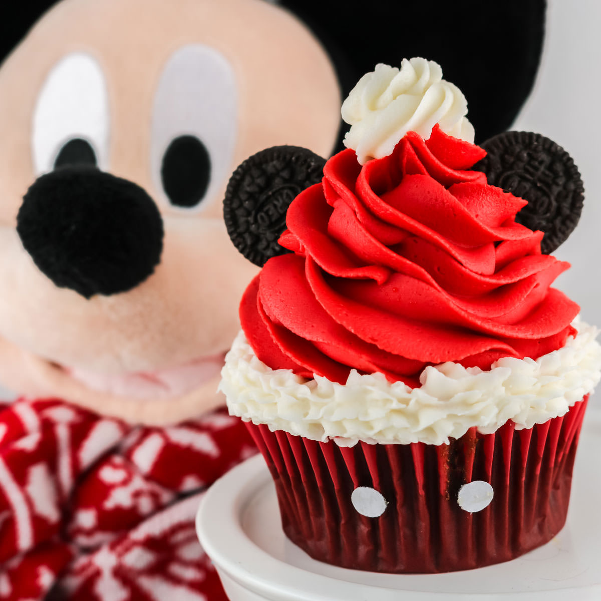 Mickey Mouse Disney Christmas Cupcakes For The Holidays