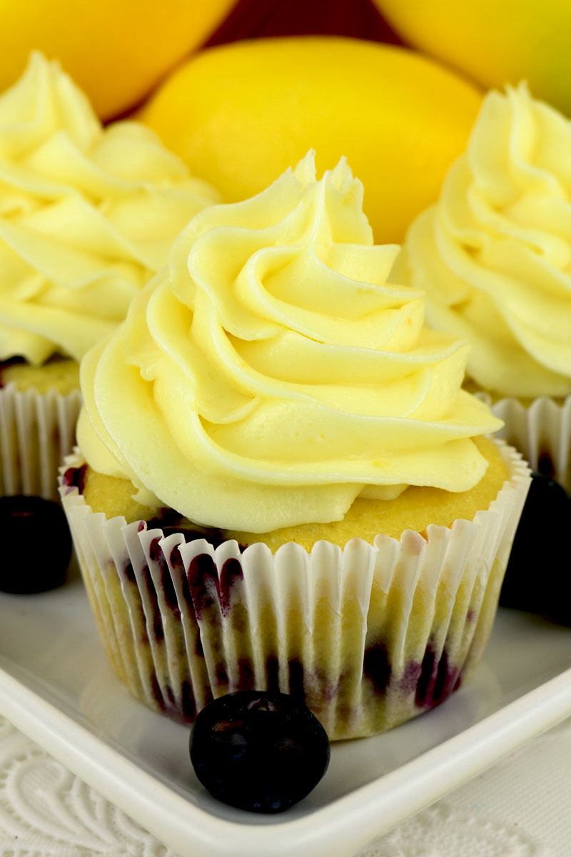 Lemon Blueberry Cupcakes with Lemon Buttercream Frosting ...