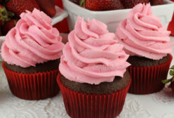 Strawberry Whipped Cream Frosting